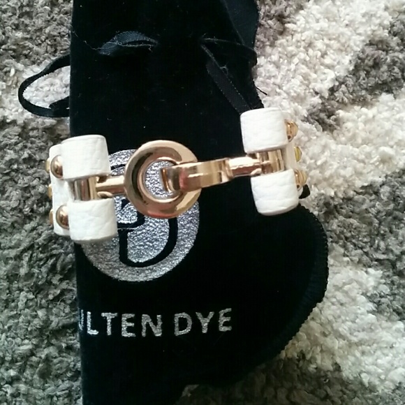 Gulten Dye Gold Studded Leather Cuff Bracelet - Picture 3 of 3